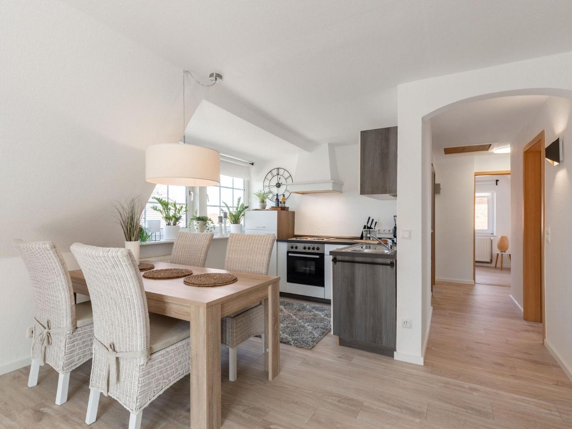 Enticing Holiday Home In Oldenburg With Garden Near Sea Dannau Exteriör bild