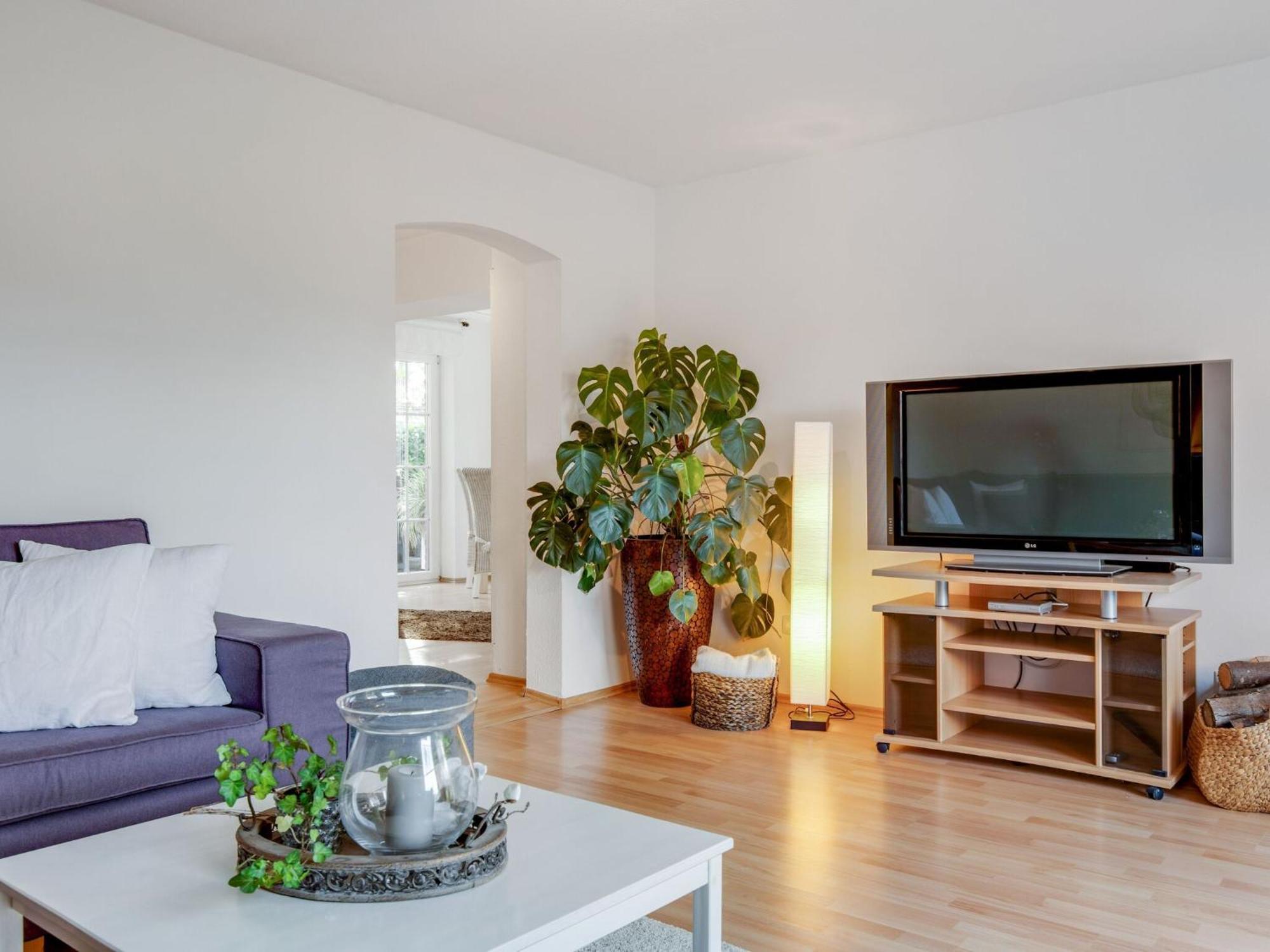 Enticing Holiday Home In Oldenburg With Garden Near Sea Dannau Exteriör bild