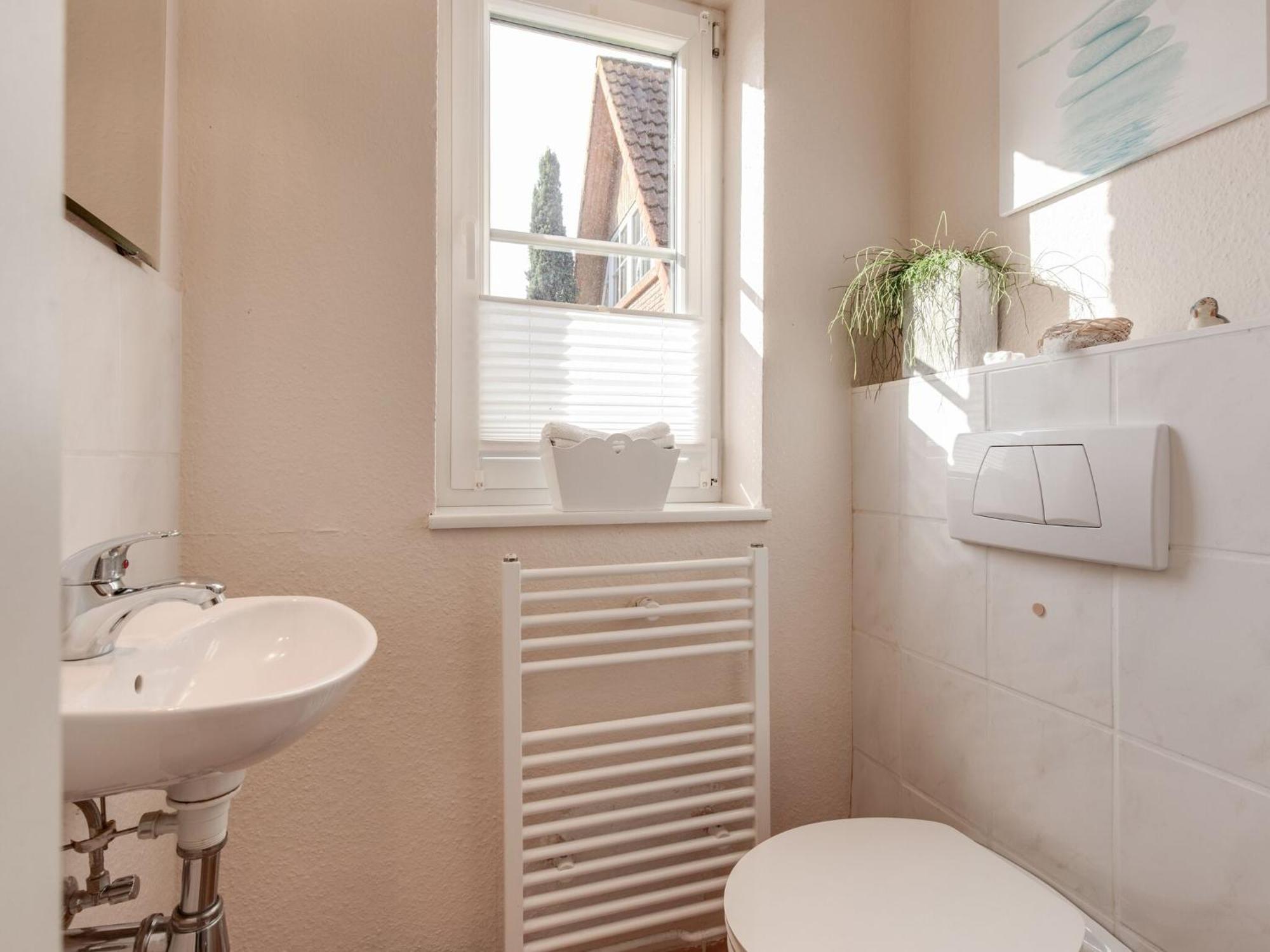 Enticing Holiday Home In Oldenburg With Garden Near Sea Dannau Exteriör bild