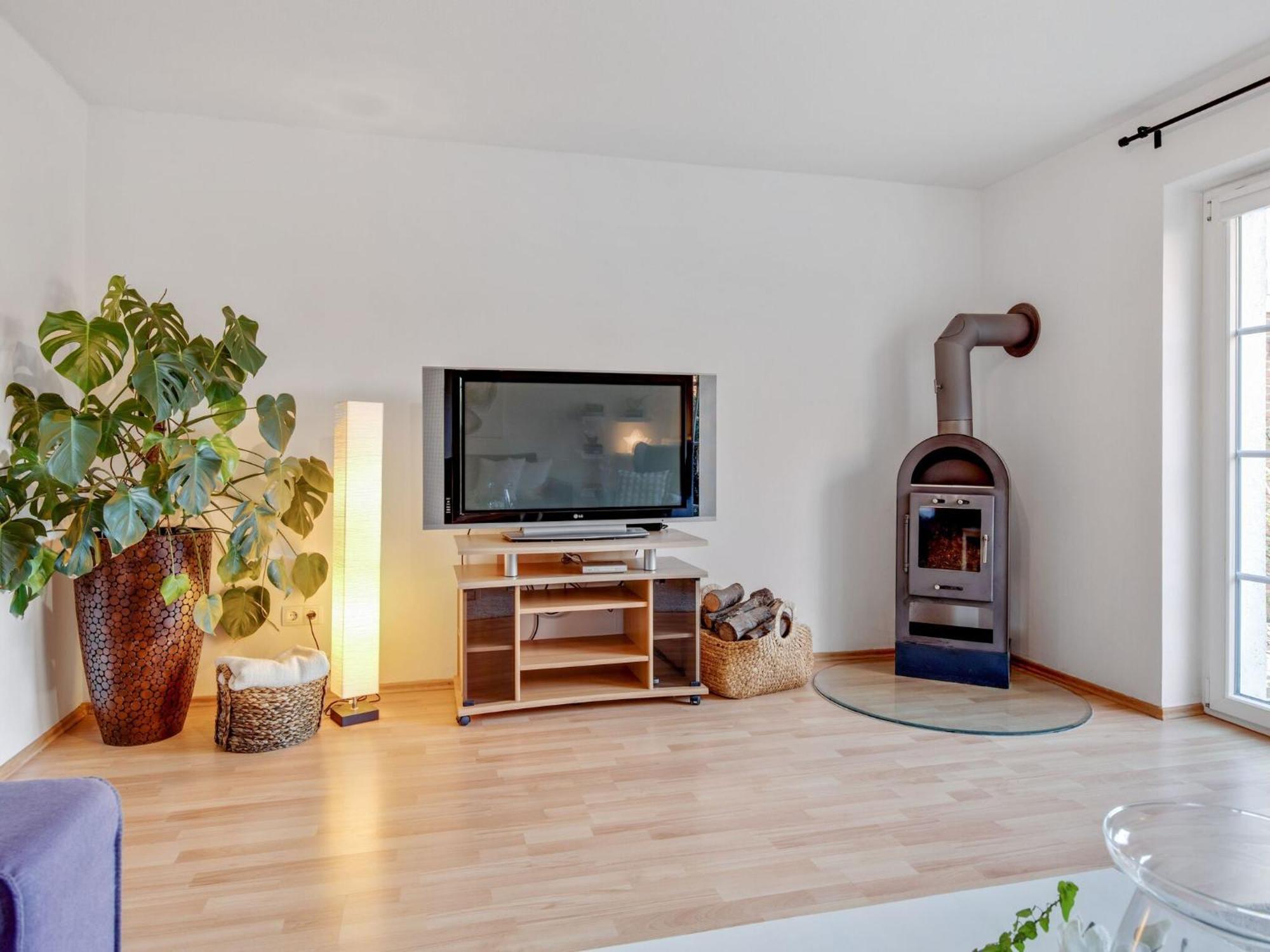 Enticing Holiday Home In Oldenburg With Garden Near Sea Dannau Exteriör bild