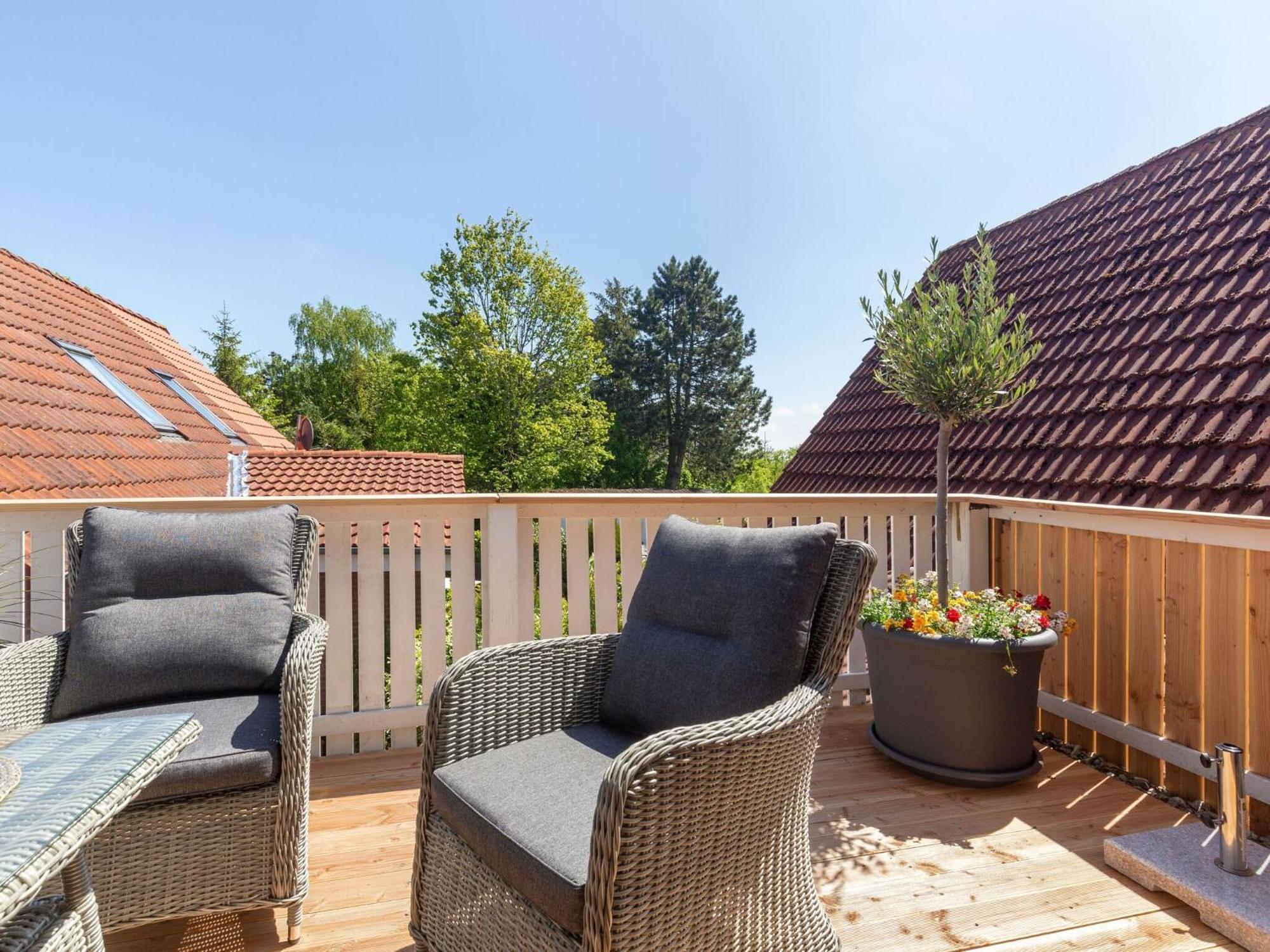 Enticing Holiday Home In Oldenburg With Garden Near Sea Dannau Exteriör bild