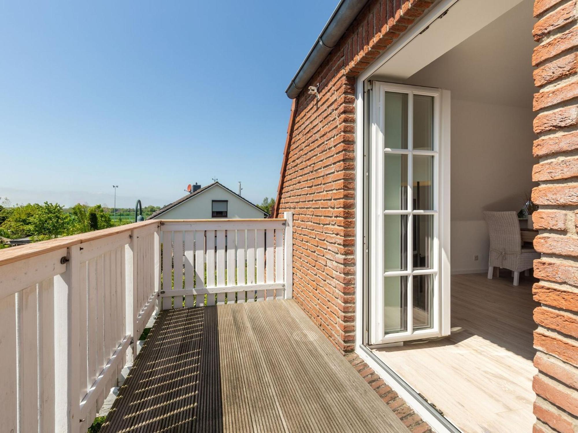 Enticing Holiday Home In Oldenburg With Garden Near Sea Dannau Exteriör bild