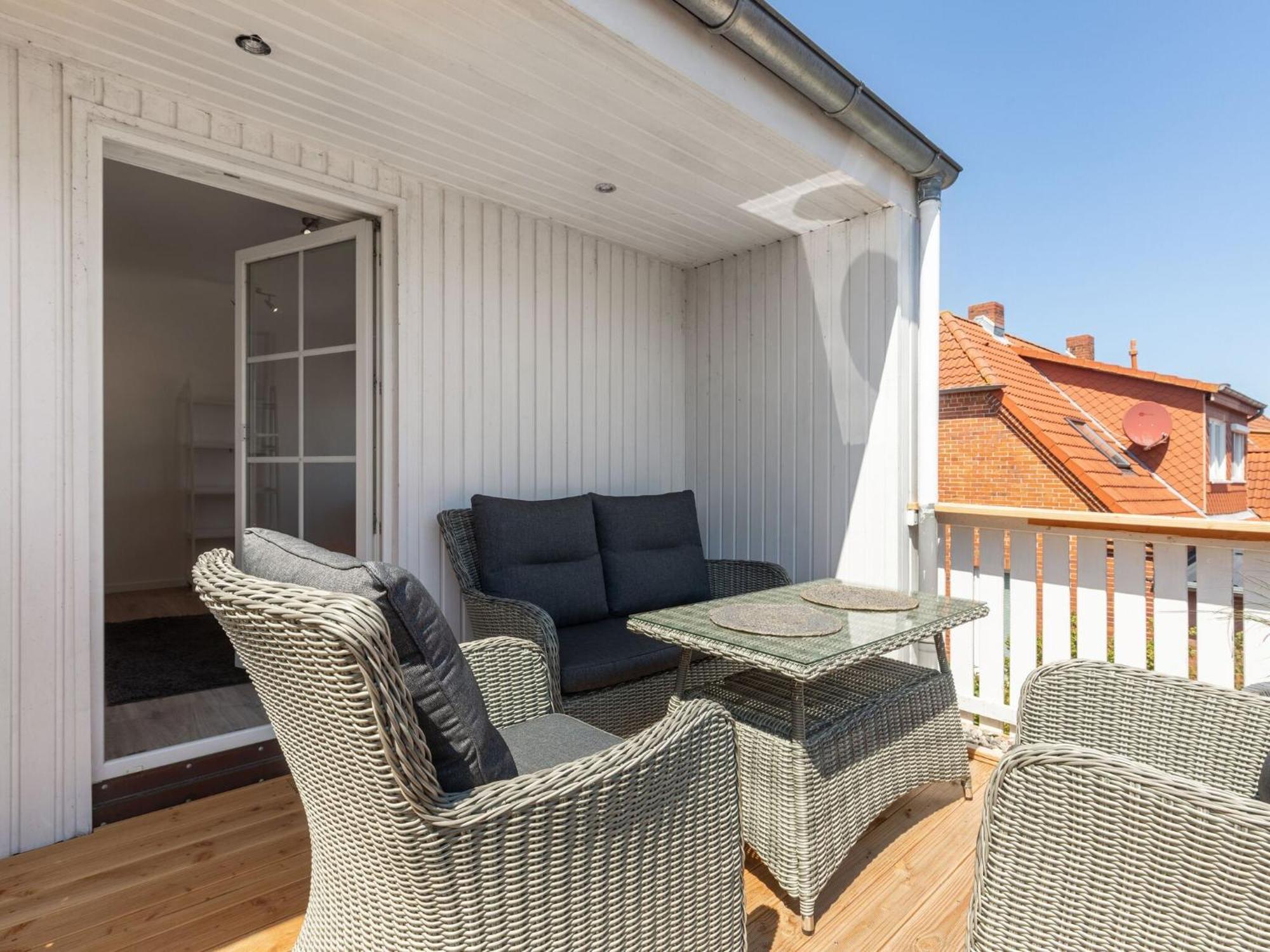 Enticing Holiday Home In Oldenburg With Garden Near Sea Dannau Exteriör bild